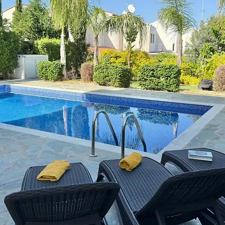 Too Coool Milos Lifestyle