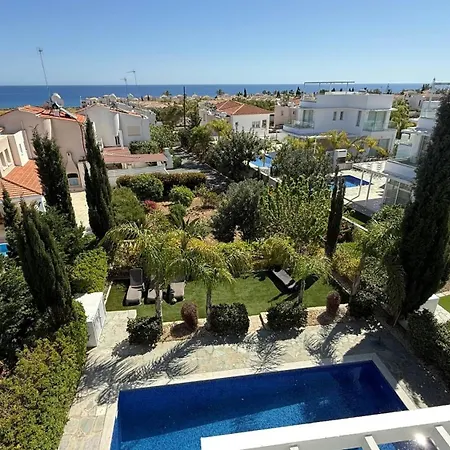 Too Coool Milos Lifestyle