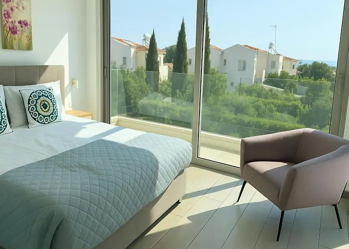 Too Coool Milos Lifestyle *